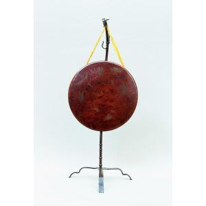 Japan Meiji Period, Gong With Engraving Of Flowers, Birds And Triskel, Stem Imitation Bamboo