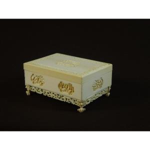 China, Canton Province, XIXth Century, Finely Carved Ivory Jewelry Box Or Jewelry Box