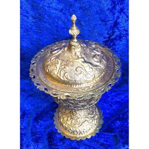 Ciborium (pyxis) In Gilded Copper With Arabesque (floral) Decoration And Angelots, Italy 17th/18th Century