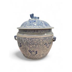 20th Century Chinese Porcelain Ginger Jar