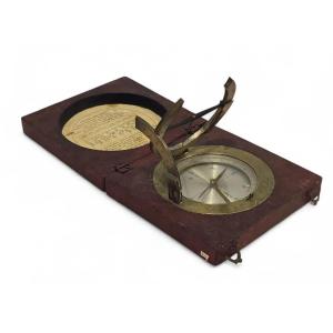  641 / 5.000 19th-century Portable Sundial In Its Wooden Case