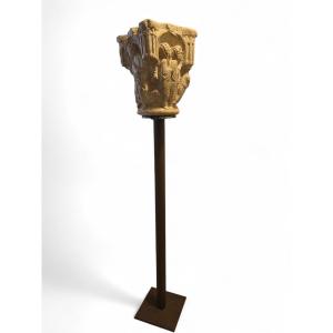 Romanesque-style Carved Stone Capital On A Pedestal, 20th Century