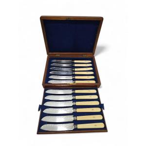 Complete Set Of Twelve Victorian Fish Knives In Their Original English Case, 11th Century
