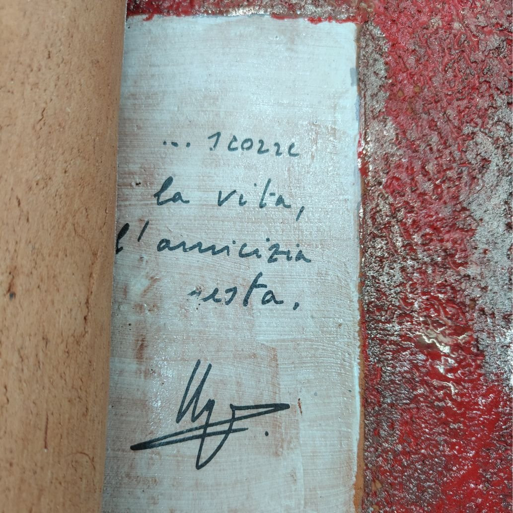 Ceramica, Pompeo Pianezzola, "pergamena rossa: la vita, l'amicizia resta", 1996-photo-7