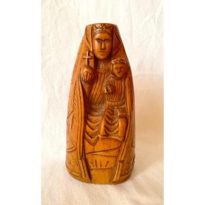 Virgin Of A Shepherd In Boxwood