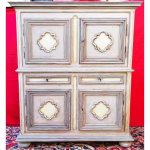 Four-leaf Cabinet