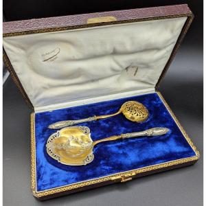 Box With 2 Sprinkling Spoons 