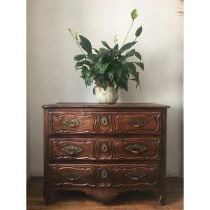 18th Century Louis XV Period Lyonnaise Chest Of Drawers In Solid Walnut