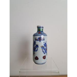 Snuff Bottle, Porcelain, China, 20th Century. 