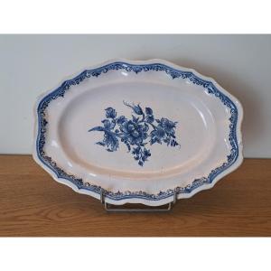 Moustiers, Oval Dish With Scalloped Edge, White/blue, Earthenware, 18th Century. 