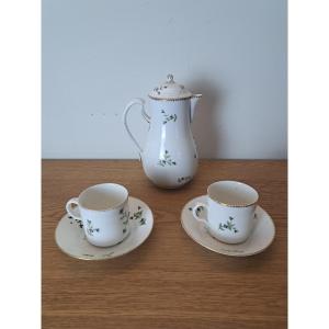 Bordeaux, Alluaud And Vanier, Two Cups And A Jug, Porcelain, Late 18th Century. 