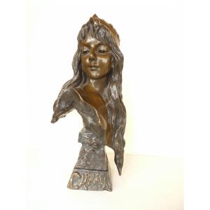 Bronze Statue Representing A Woman - Carmela