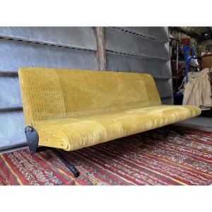 Osvaldo Borsani D70 Sofa, Tecno Edition, 1950s