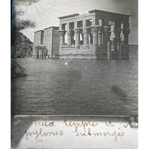 Stereoscopic Kiosk Displays 45 Photos From A Trip To Egypt