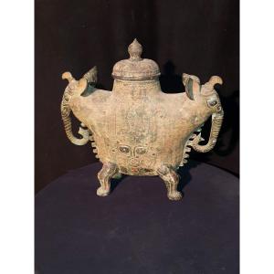 Bronze Vase China, Ding, Archaic.