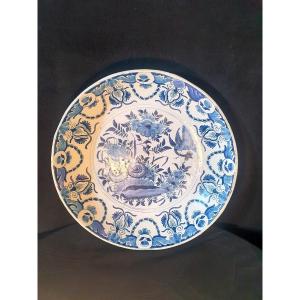 Dish Delft Decor China XVII Century. India Company.