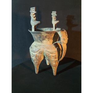 Archaic Vase China Bronze Shang Dynasty, 19th Century.