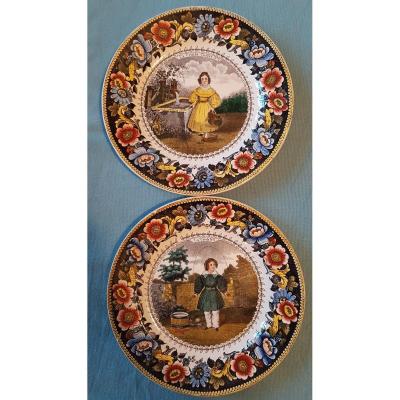 Deux Assiettes En Faience Polychrome De Creil De La Série Les Jeux d'Enfants. 