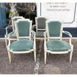 Four 18th-century Cabriolets With Detached Columns