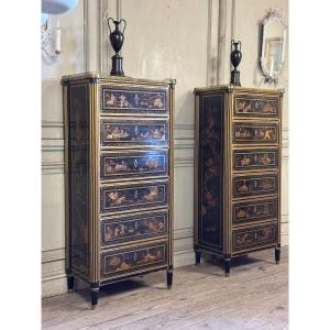 Pair Of Louis XVI Black And Gold Lacquered Weekly Tables, 18th Century
