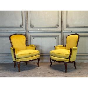 Pair Of Large Louis XV Shepherdesses, Stamped By François Foliot, Who Became A Master In 1749