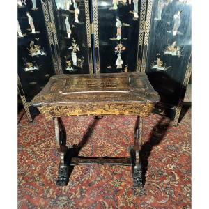 Table à Ouvrage En Laque De Chine