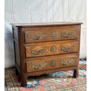 Small Chest Of Drawers Called "parisian" In Walnut, 18th Century