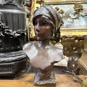 Villanis Moe Bronze Art Nouveau With Patinated Medal Female Bust 