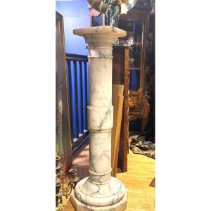 Pedestal Column In Alabaster From The 20th Century In The Classical Antique Style