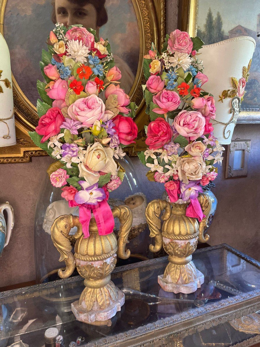 Coppia di porta palme con fiori in tessuto