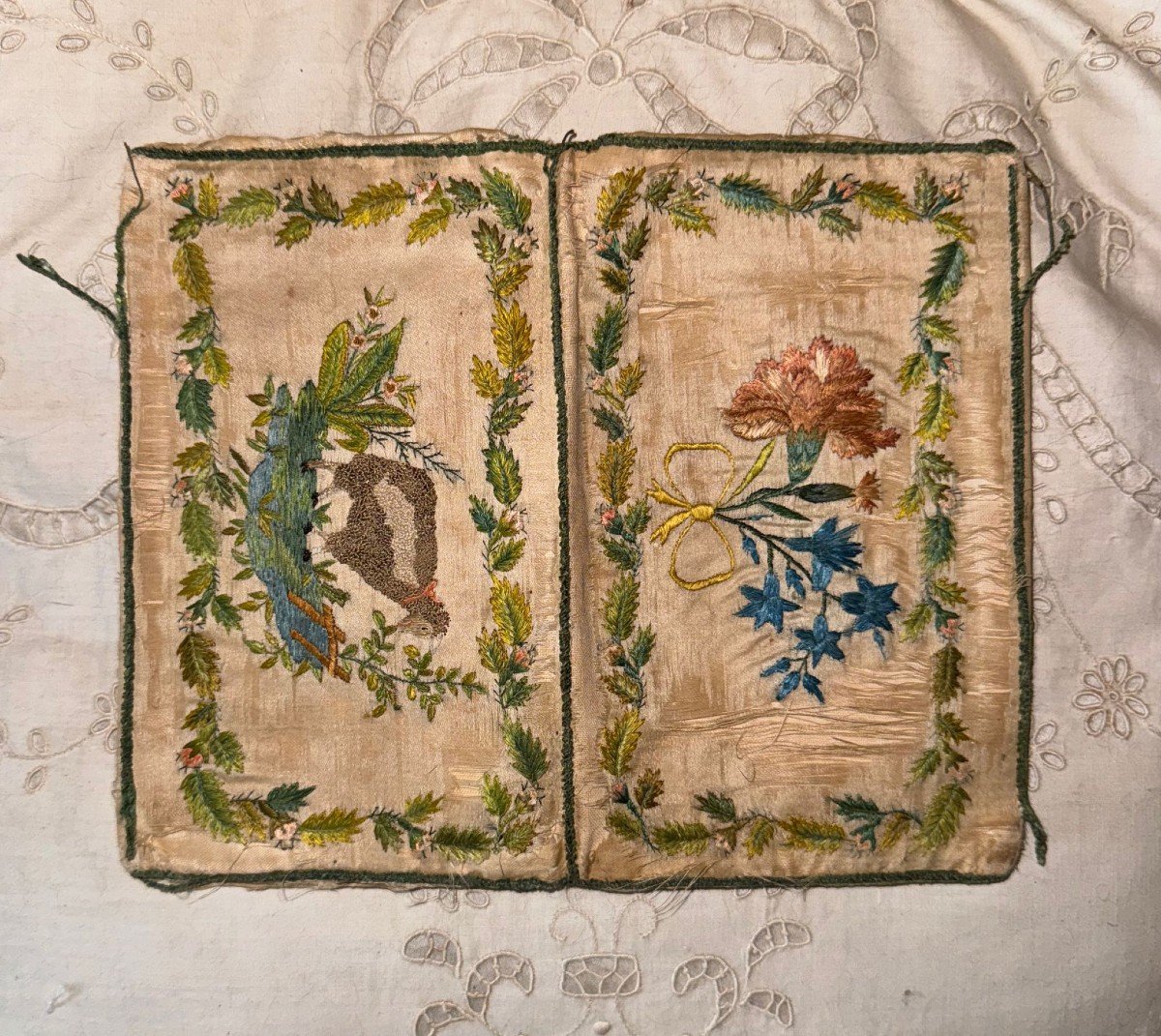 Portafoglio ricamato del XVIII secolo