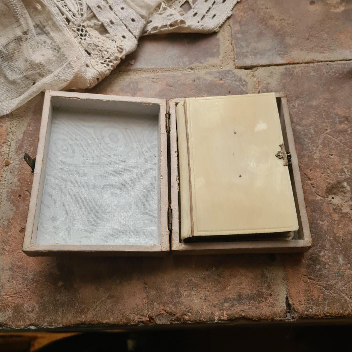 Scatola in legno con libro di preghiere-photo-3