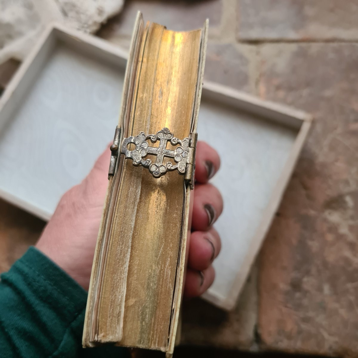 Scatola in legno con libro di preghiere-photo-2