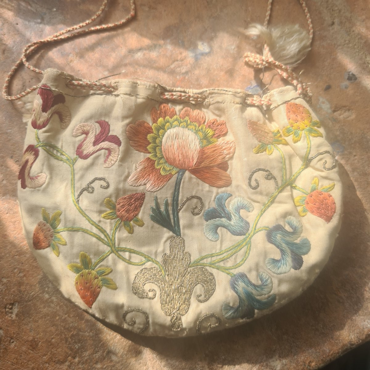 Antica borsetta ricamata del 700-photo-2