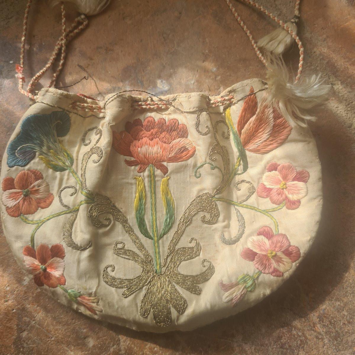 Antica borsetta ricamata del 700-photo-3