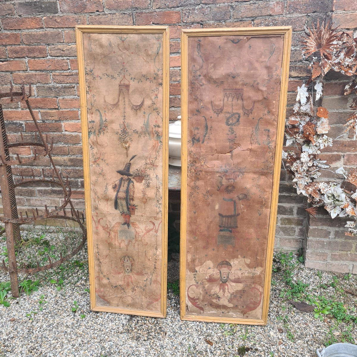 Antica coppia di pannelli dipinti a cineserie