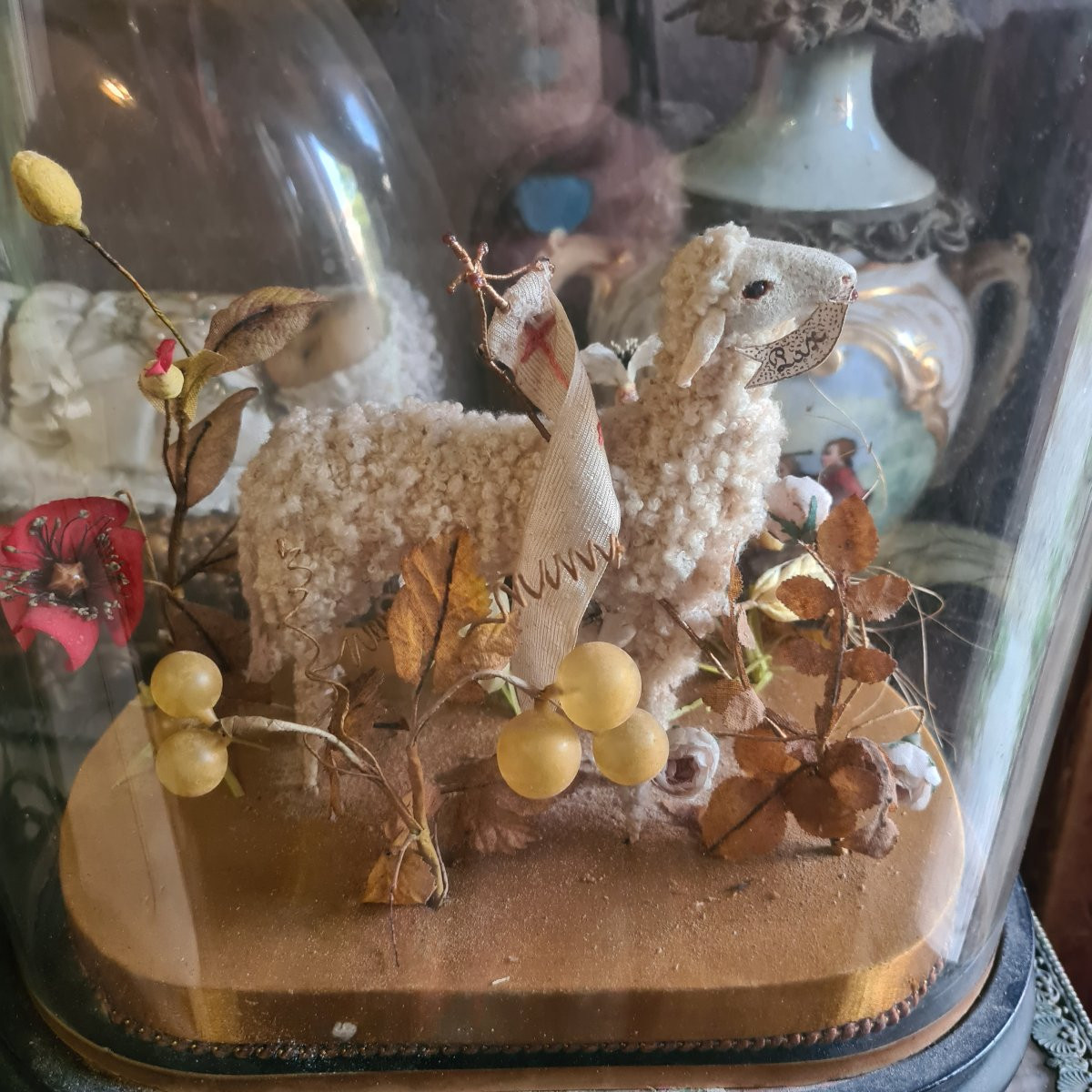 Antica campana con pecora-photo-2