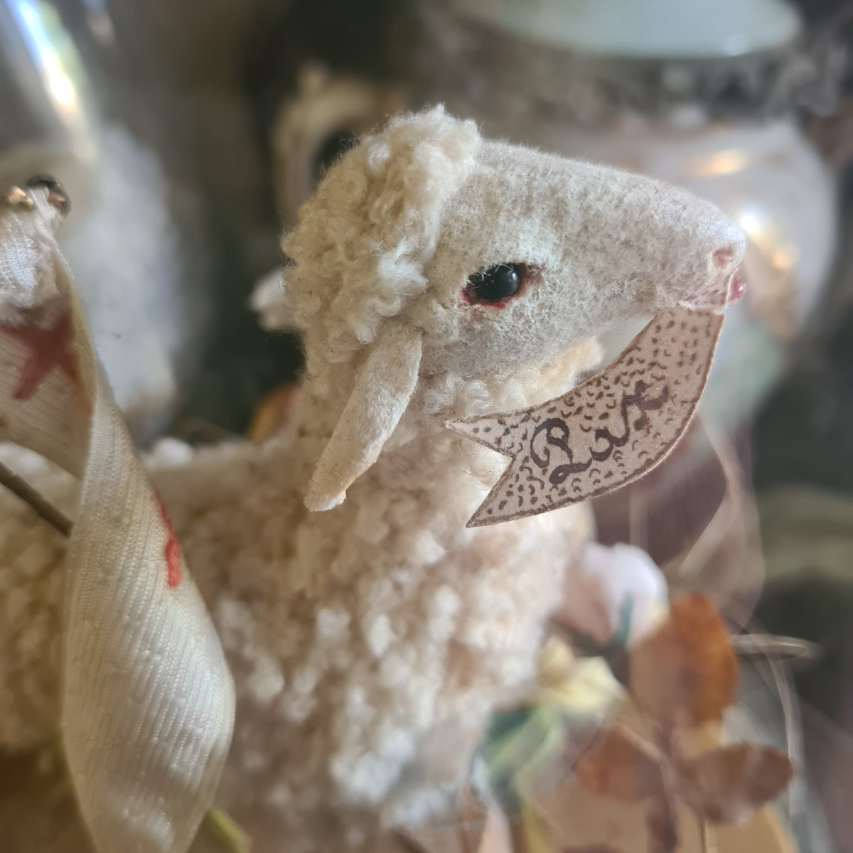 Antica campana con pecora-photo-4