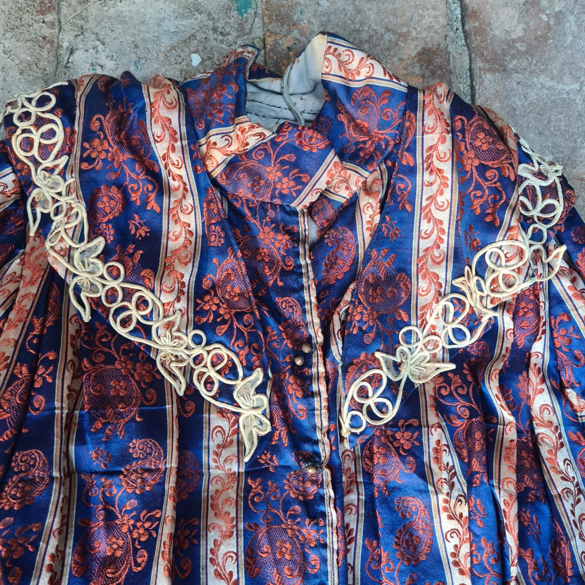 Antico corpetto da donna in seta-photo-2