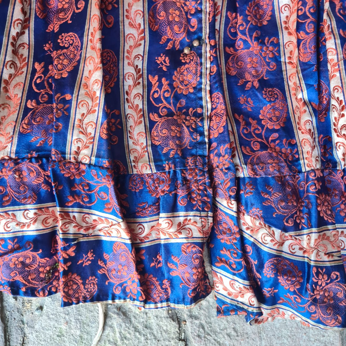 Antico corpetto da donna in seta-photo-1