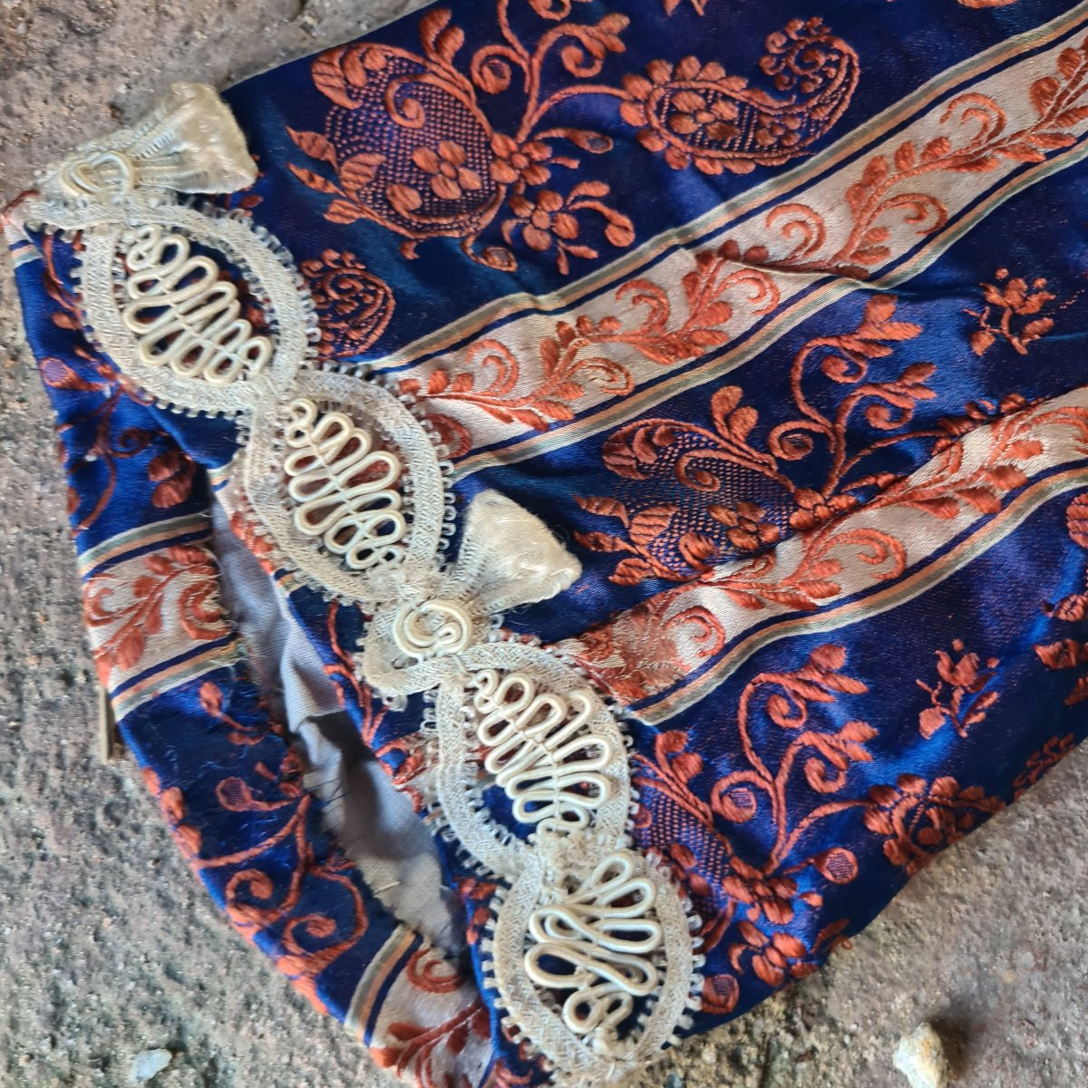 Antico corpetto da donna in seta-photo-3