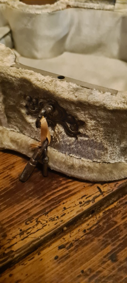 Antico scatola in veluto con carillon-photo-1