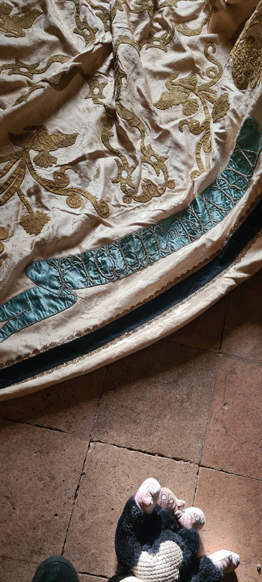 Drapo religioso con applicazioni in filo d'oro-photo-4