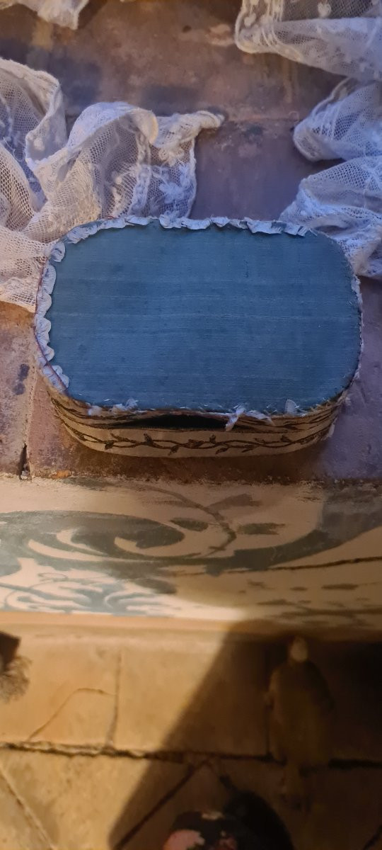 Scatola del 700 ricamata-photo-4