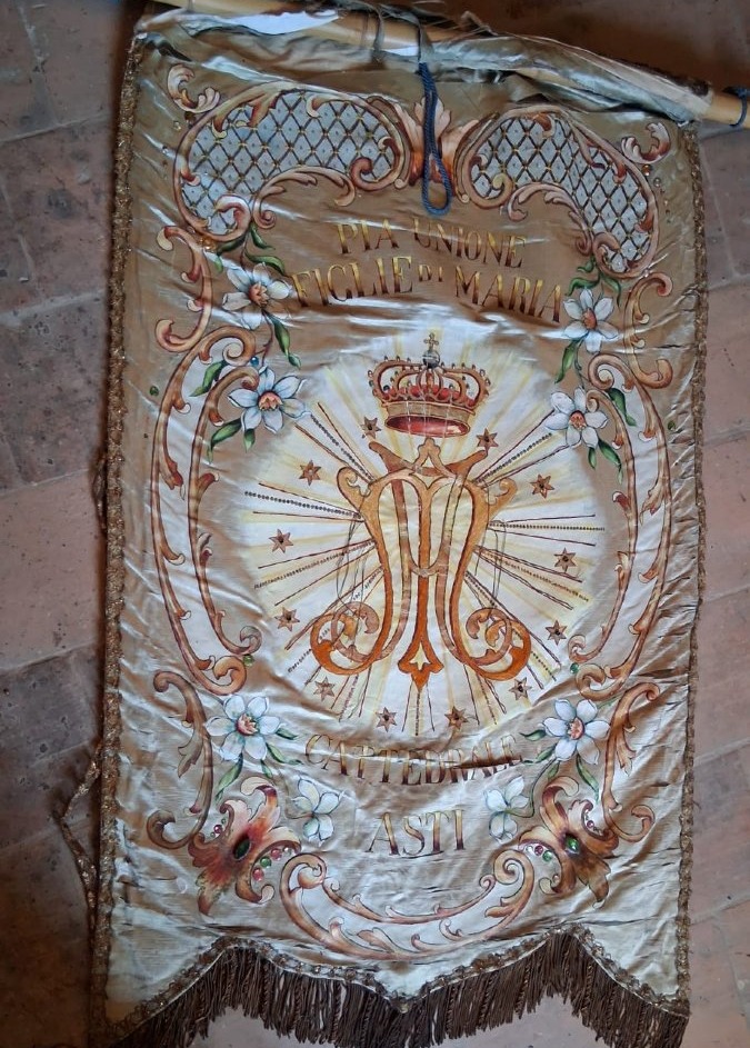 Antico stendardo dipinto e ricamato-photo-2