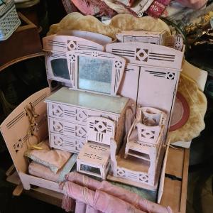 Mobili in legno per casa delle bambole. Art Déco