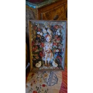 Antica teca con bambola in biscuit e fiori di stoffa