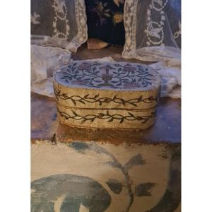 Scatola del 700 ricamata