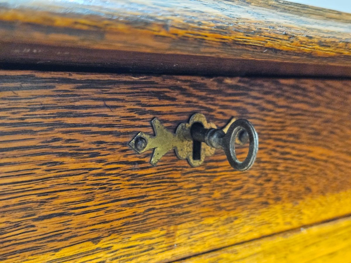 Raffinato scrittoio antico in rovere, risalente ai primi del XX secolo.-photo-1