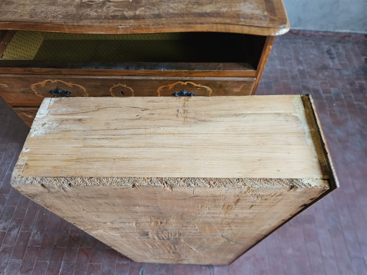 Cassettone intarsiato in noce – XVIII secolo, Piemonte-photo-3
